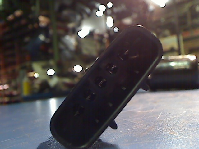 SCHEIBENWISCHERMOTOR VORNE