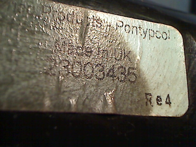 SCHEIBENWISCHERMOTOR VORNE