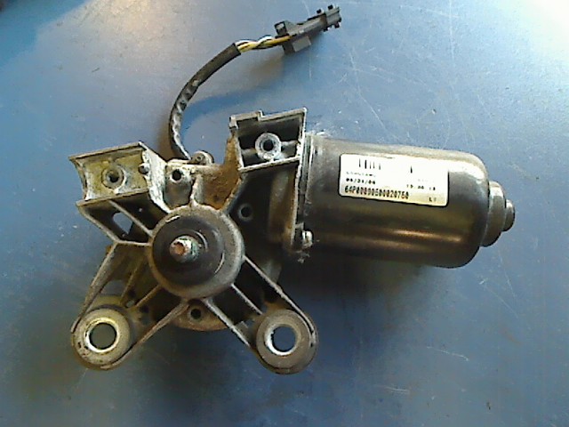 SCHEIBENWISCHERMOTOR VORNE