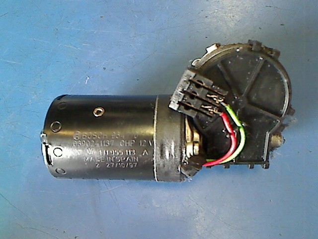 SCHEIBENWISCHERMOTOR VORNE