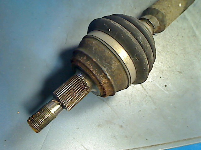 ANTRIEBSWELLE RECHTS VORNE