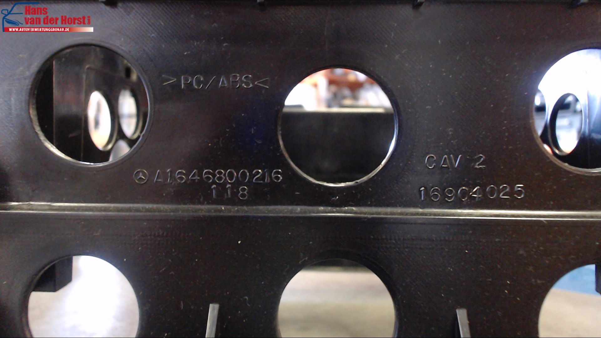 RADIOSCHACHT MITTELKONSOLE