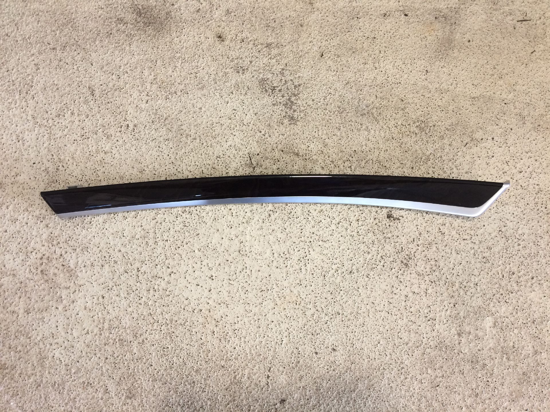 ZIERLEISTE TÜRVERKLEIDUNG LINKS VORNE