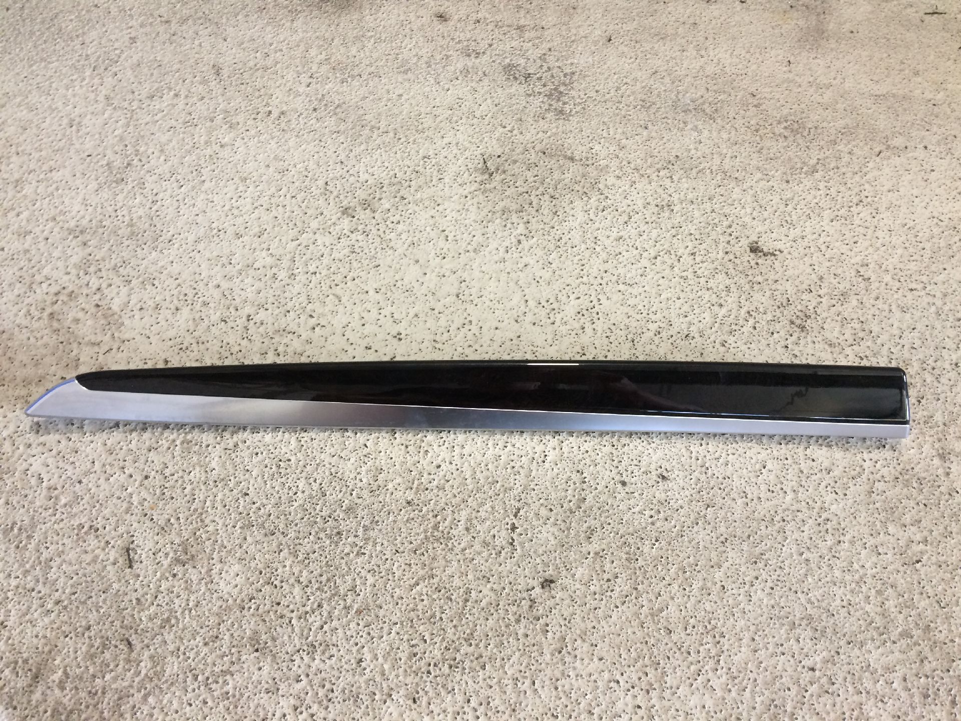 ZIERLEISTE TÜRVERKLEIDUNG LINKS HINTEN