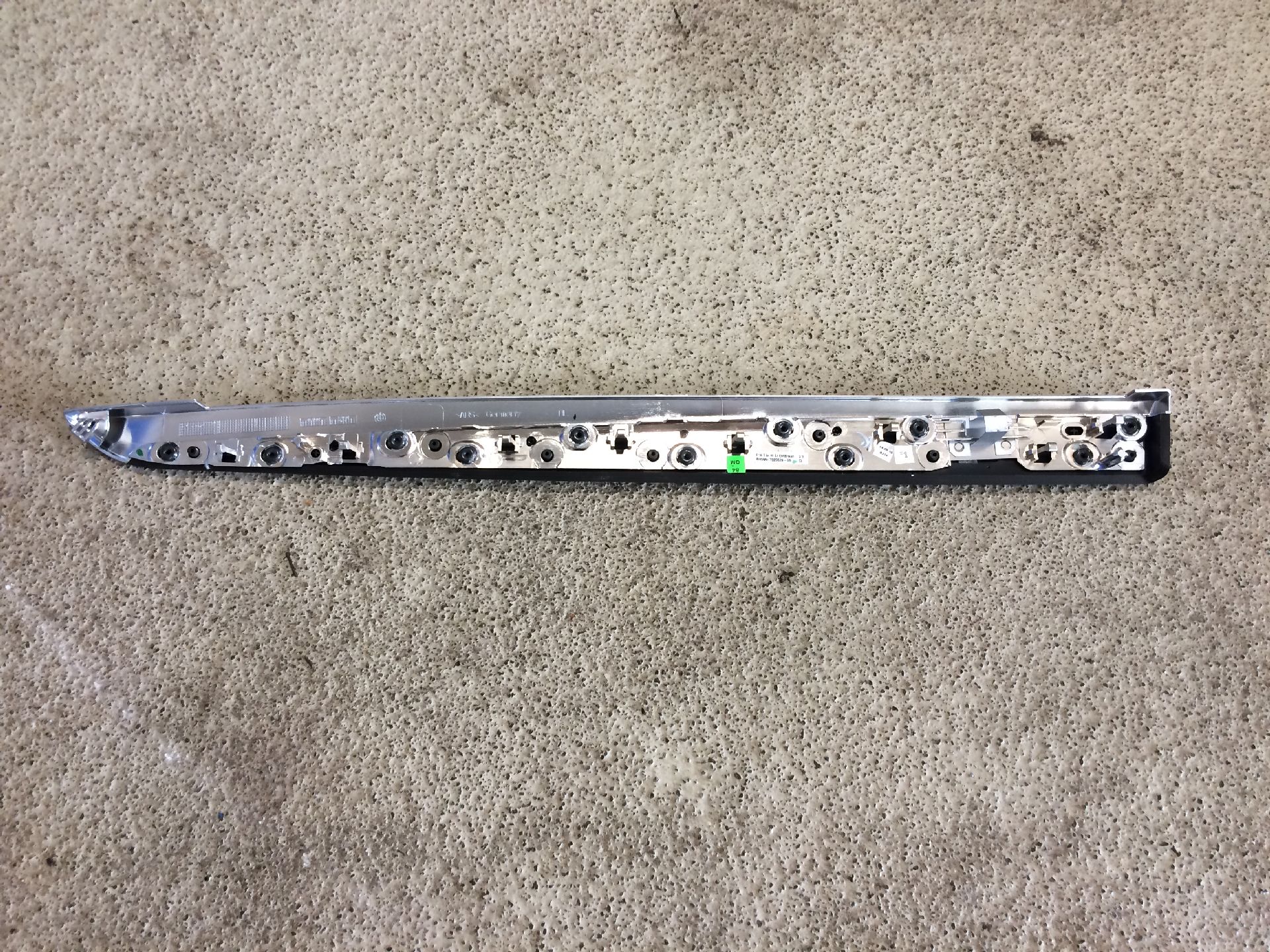 ZIERLEISTE TÜRVERKLEIDUNG LINKS HINTEN