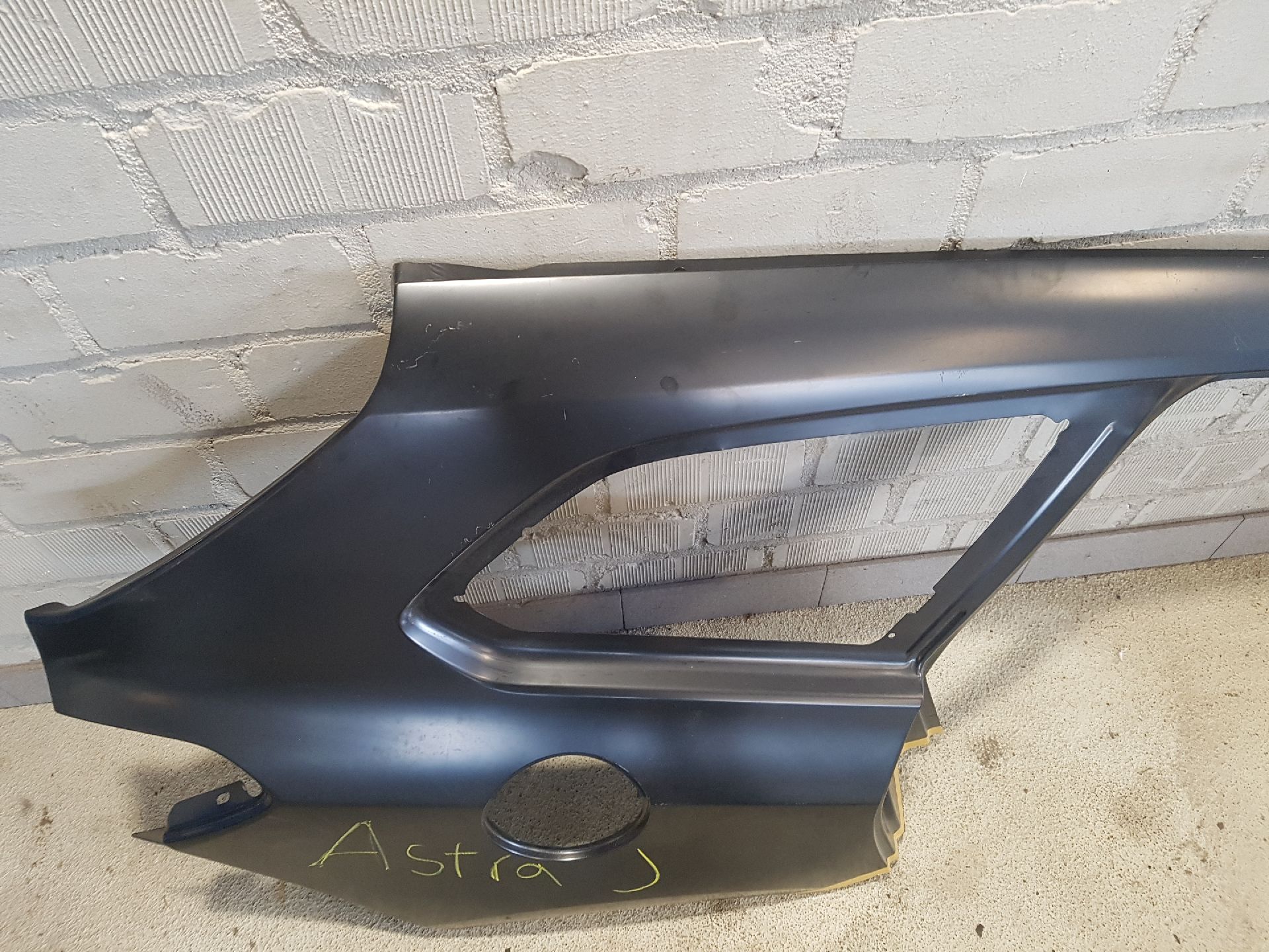 SEITENWAND RECHTS HINTEN