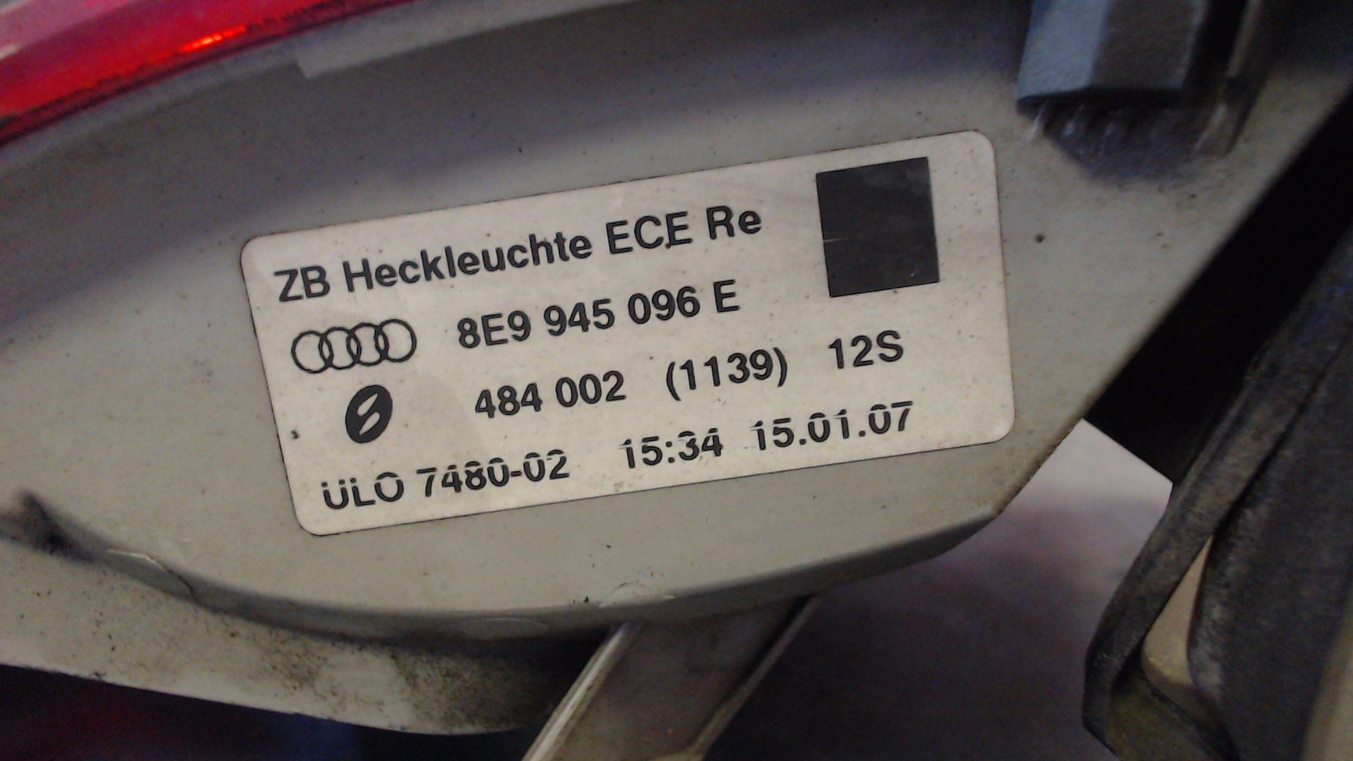 HECKLEUCHTE RECHTS AUSSEN