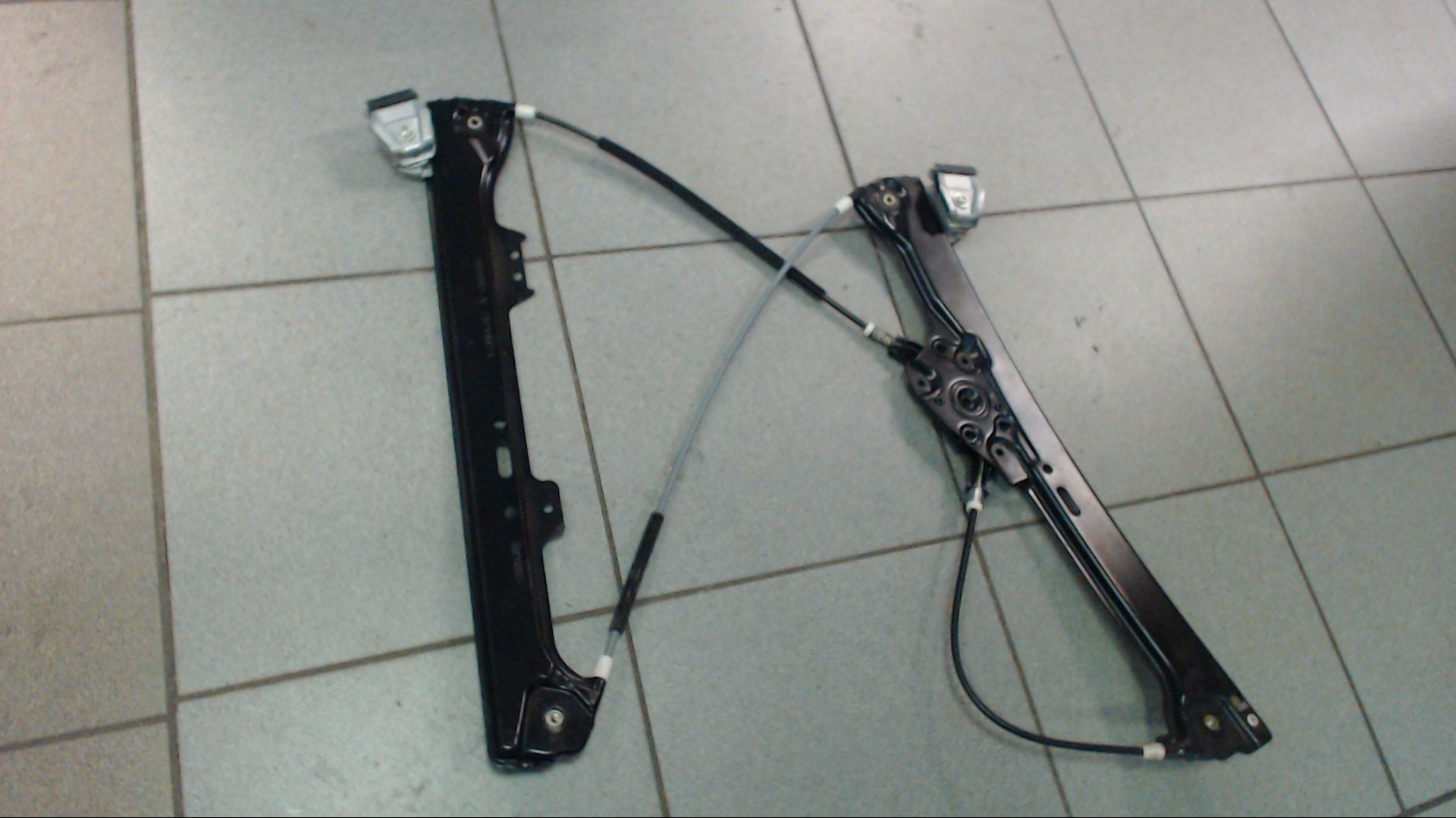 FENSTERHEBER ELEKTRISCH LINKS VORNE