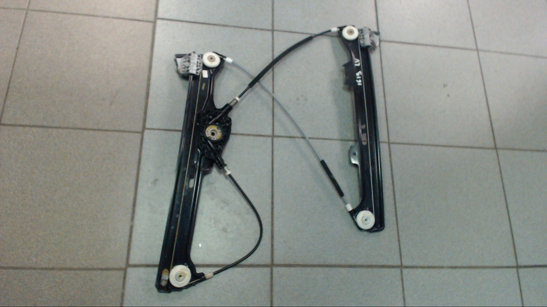 FENSTERHEBER ELEKTRISCH LINKS VORNE