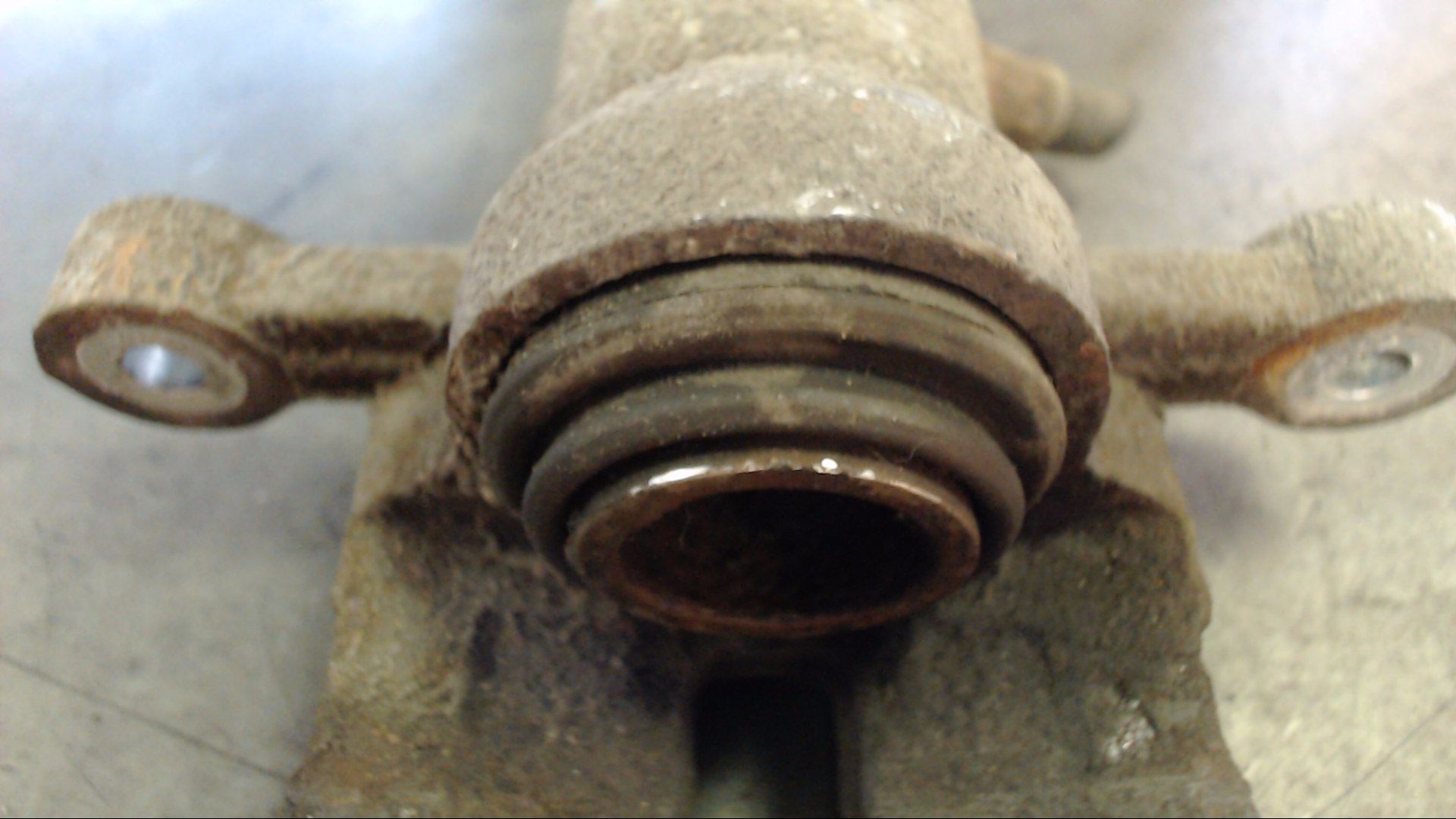 BREMSSATTEL RECHTS HINTEN