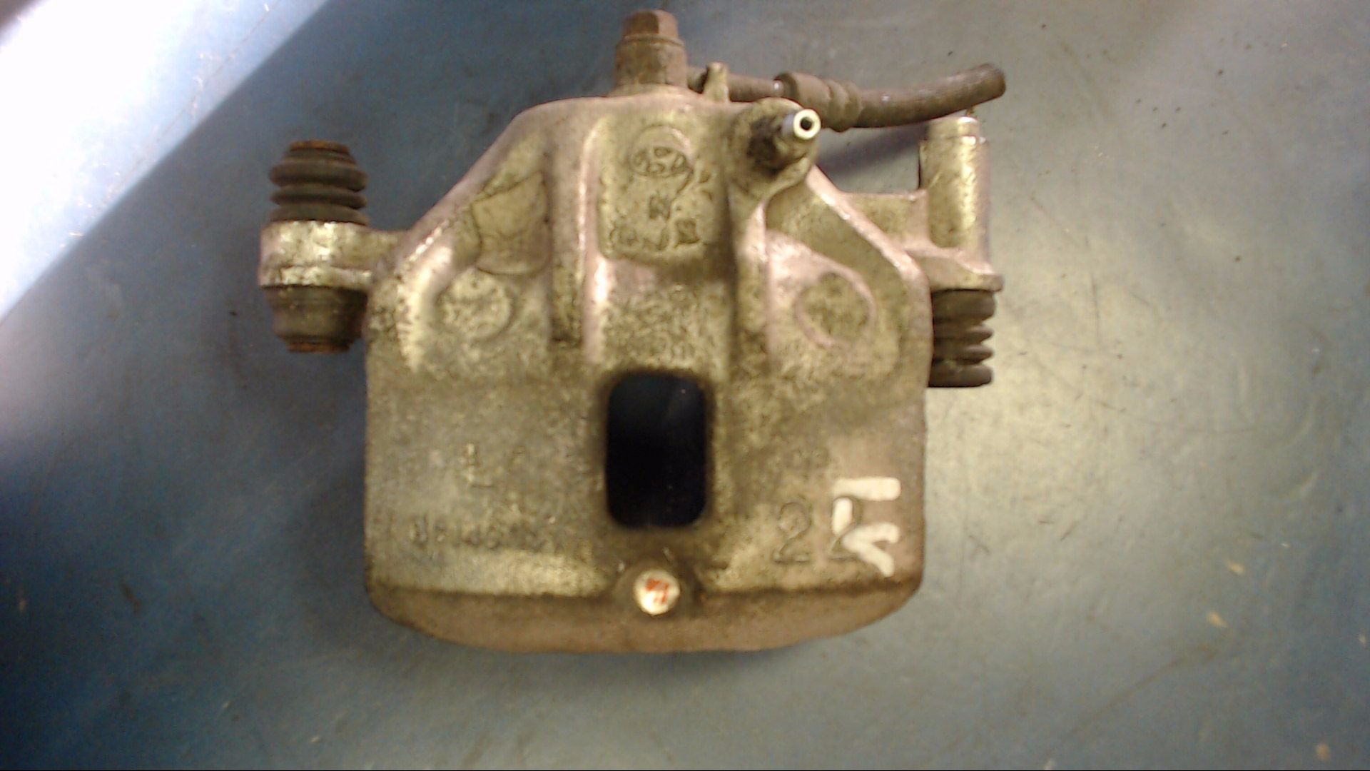 BREMSSATTEL LINKS VORNE