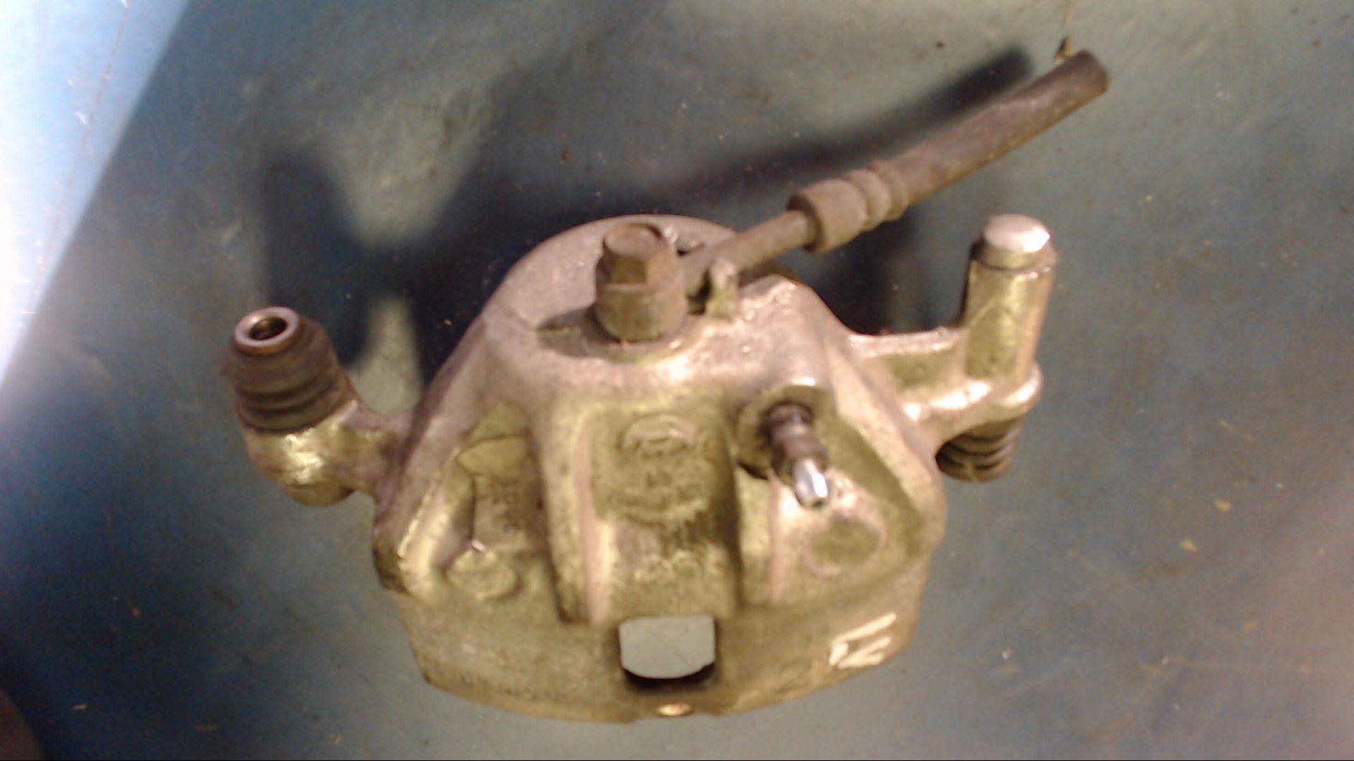 BREMSSATTEL LINKS VORNE