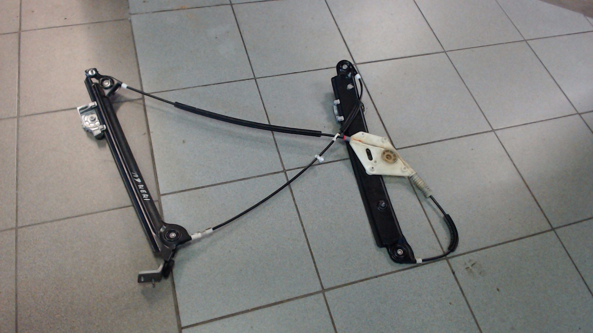 FENSTERHEBER ELEKTRISCH LINKS