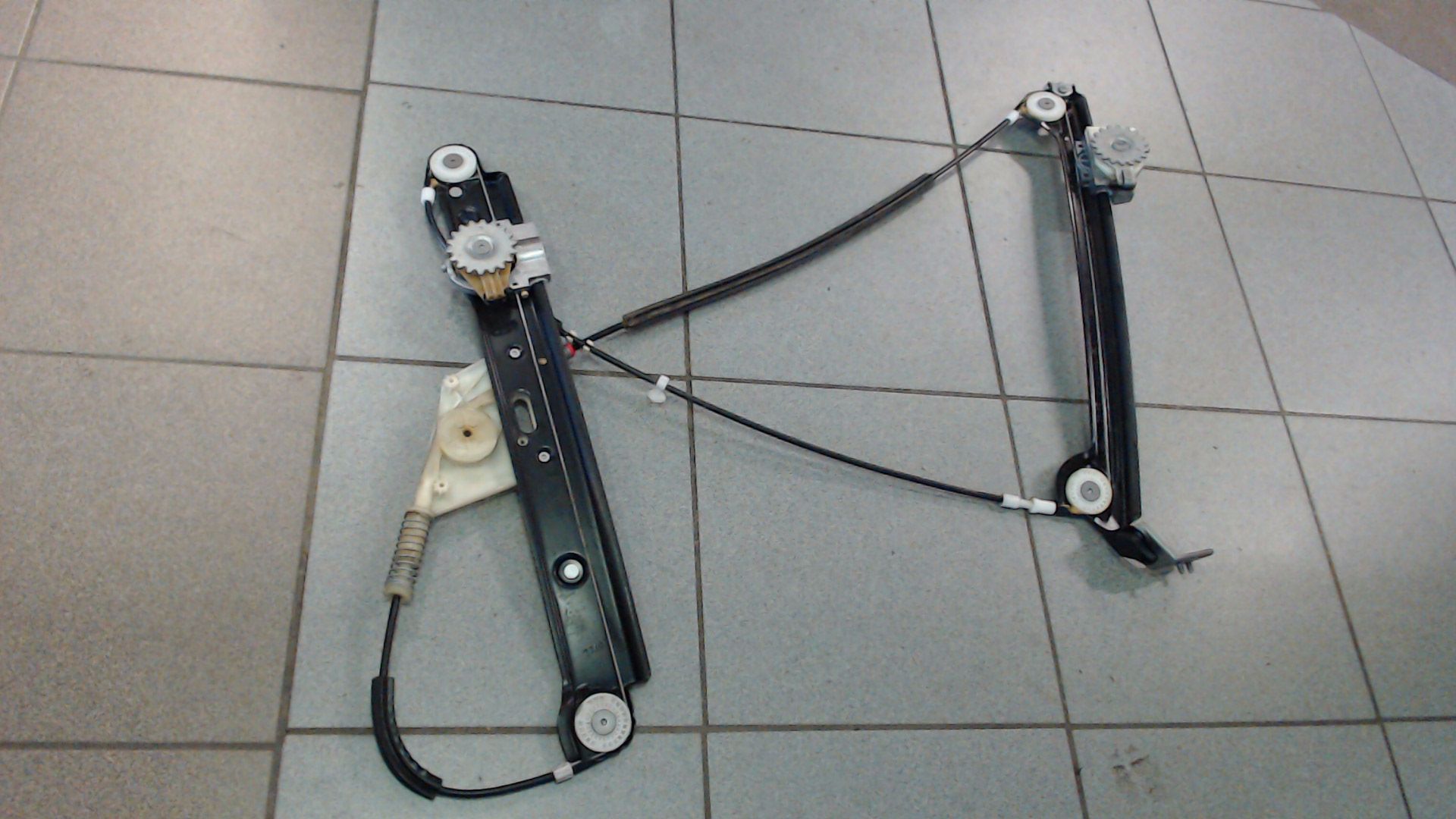 FENSTERHEBER ELEKTRISCH LINKS