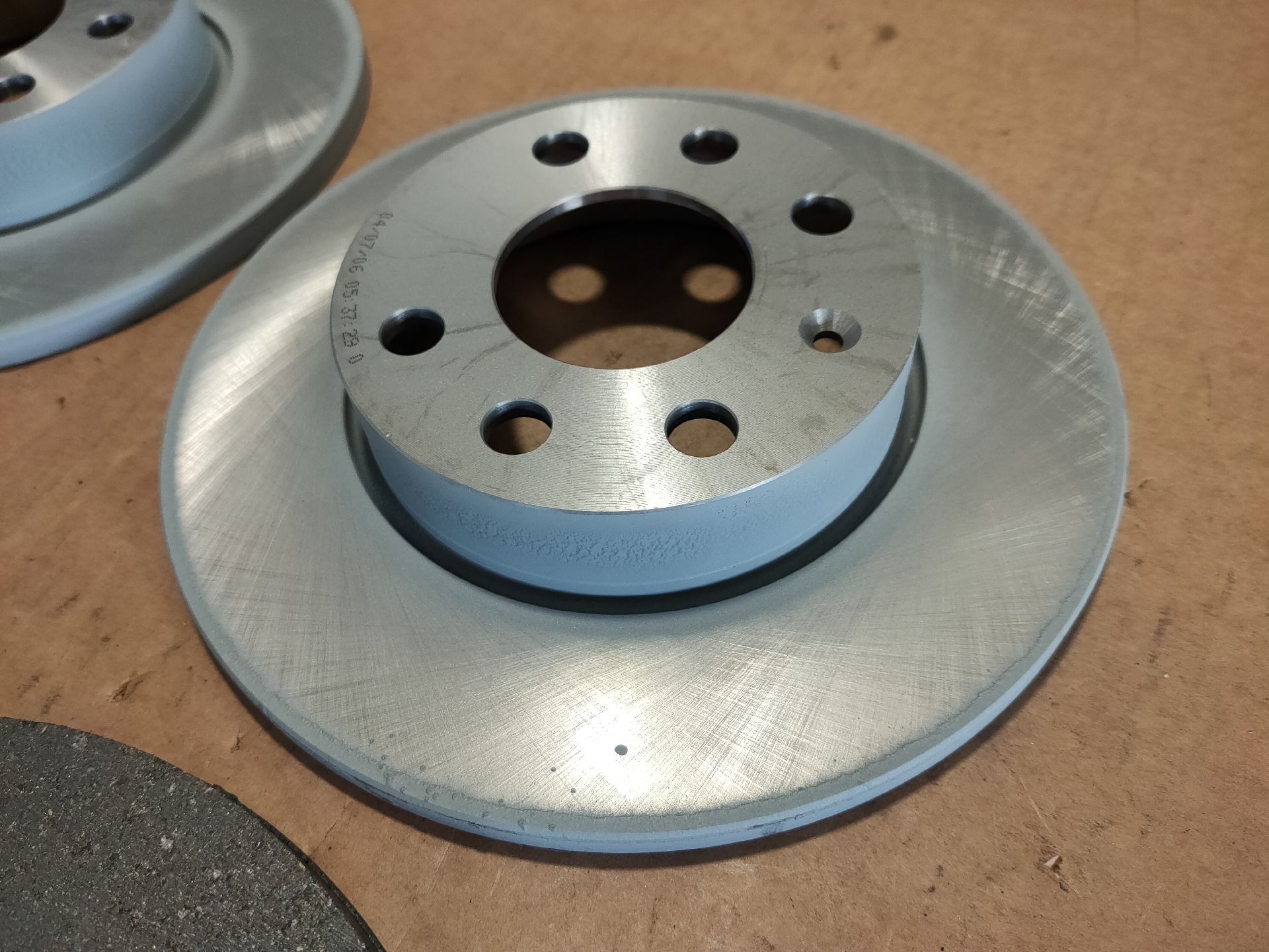 BREMSSCHEIBENSATZ MIT BELÄGE VORNE