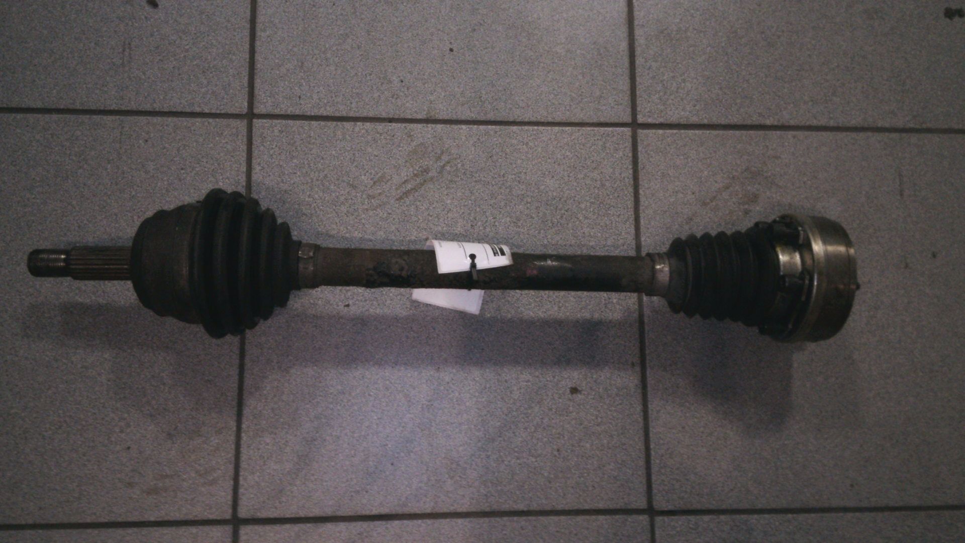 ANTRIEBSWELLE LINKS VORNE