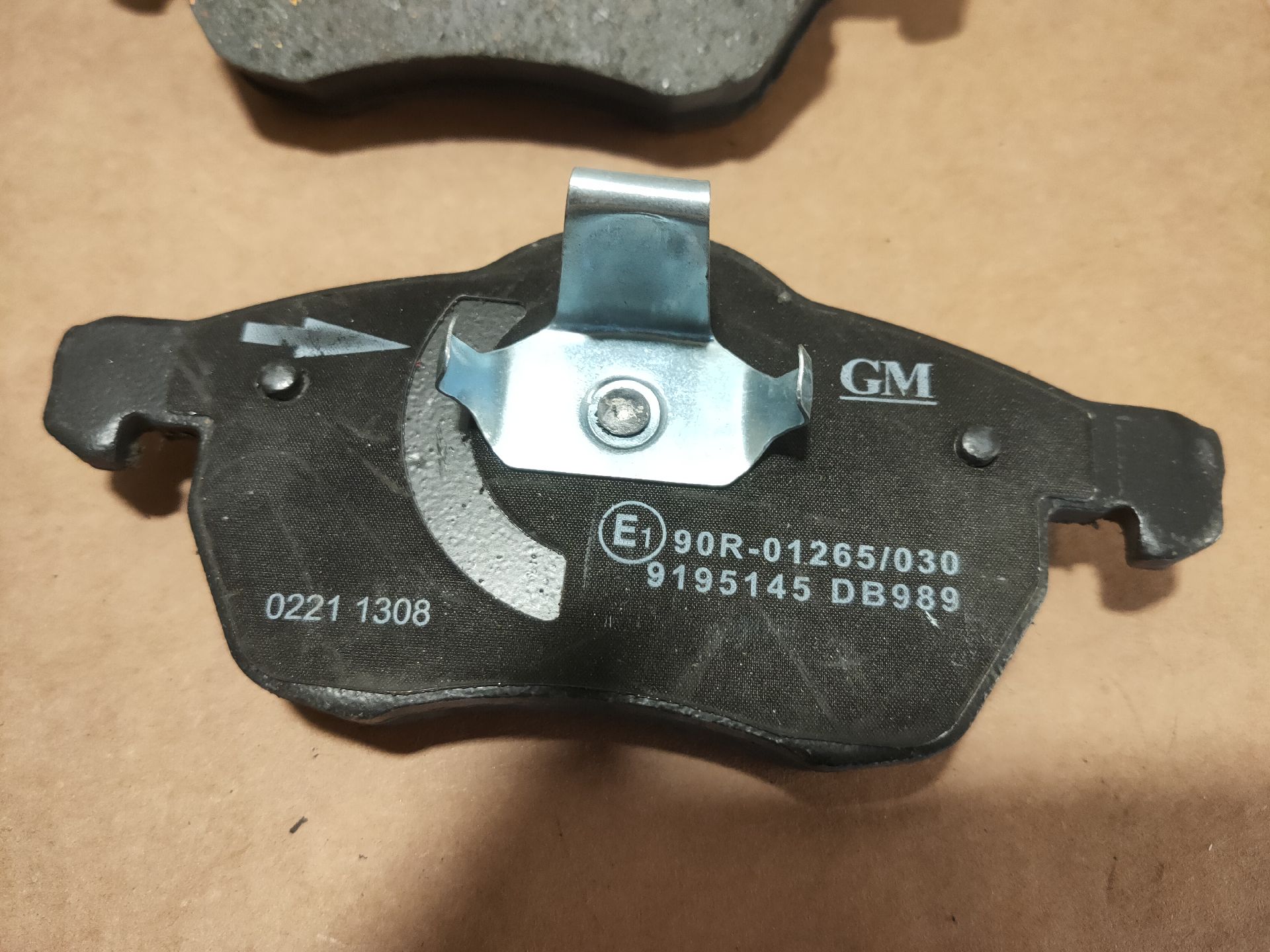 BREMSBELÄGSATZ VORNE