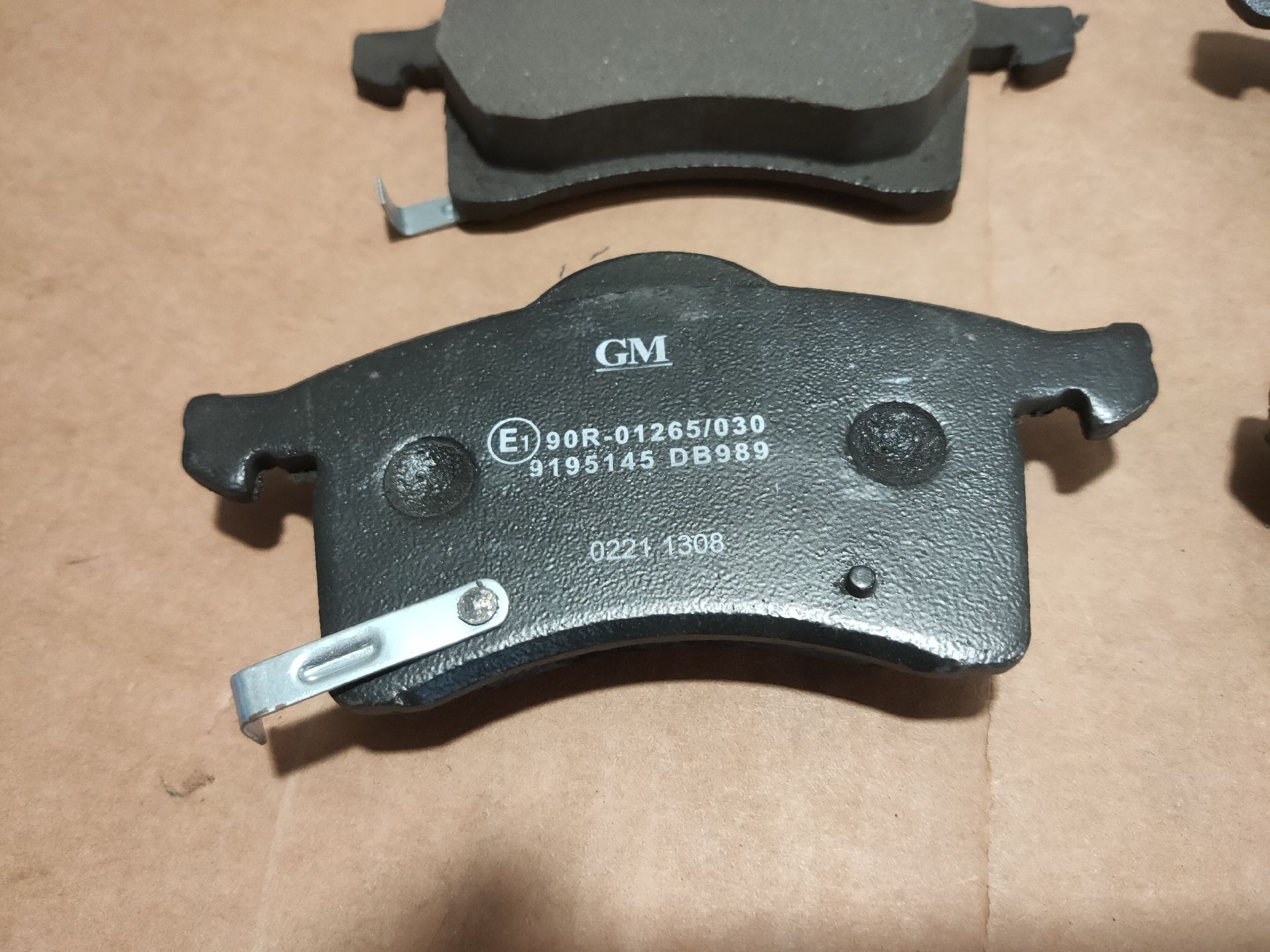 BREMSBELÄGSATZ VORNE