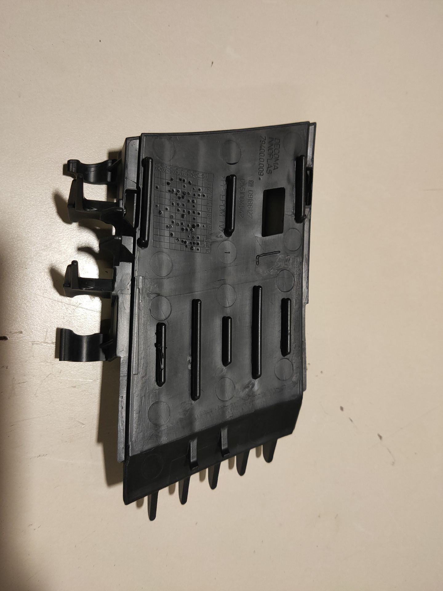 GITTER LINKS STOßSTANGE VORNE