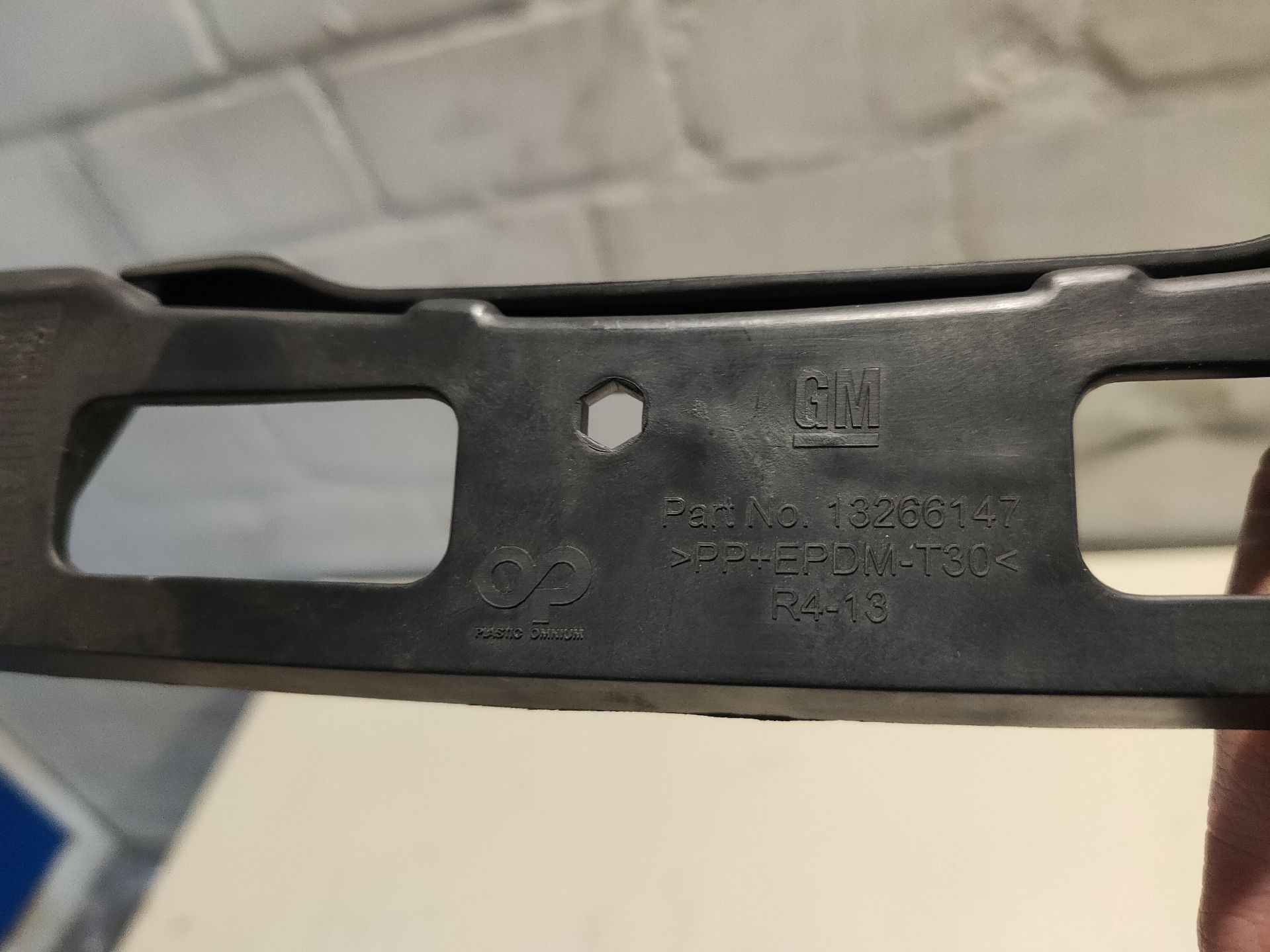 Halter Stoßstange Hinten