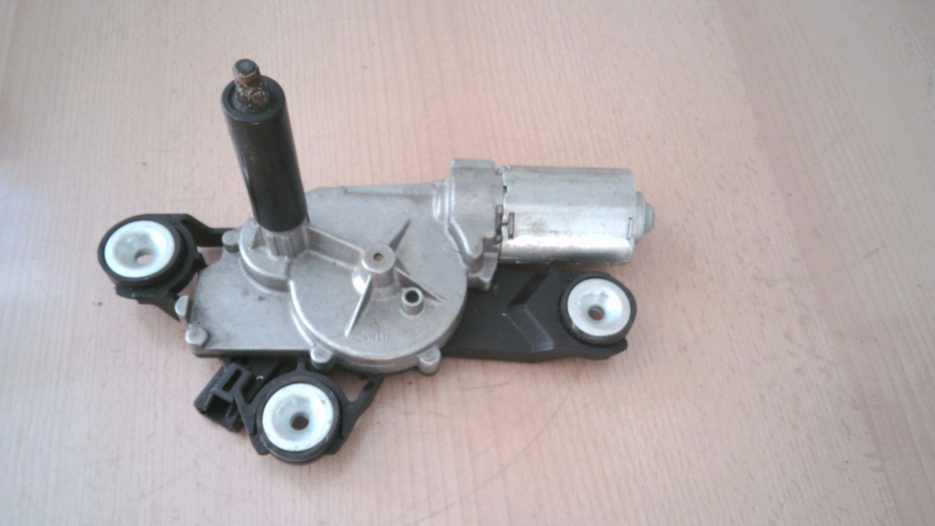 Scheibenwischermotor hinten