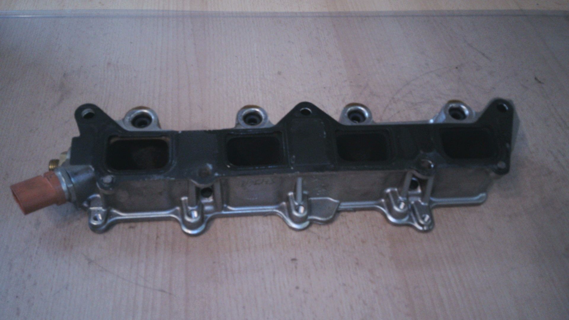 Ansaugkrümmer unten