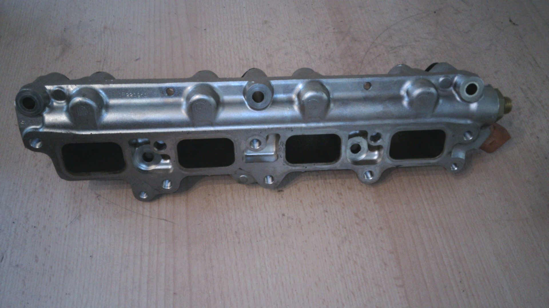 Ansaugkrümmer unten