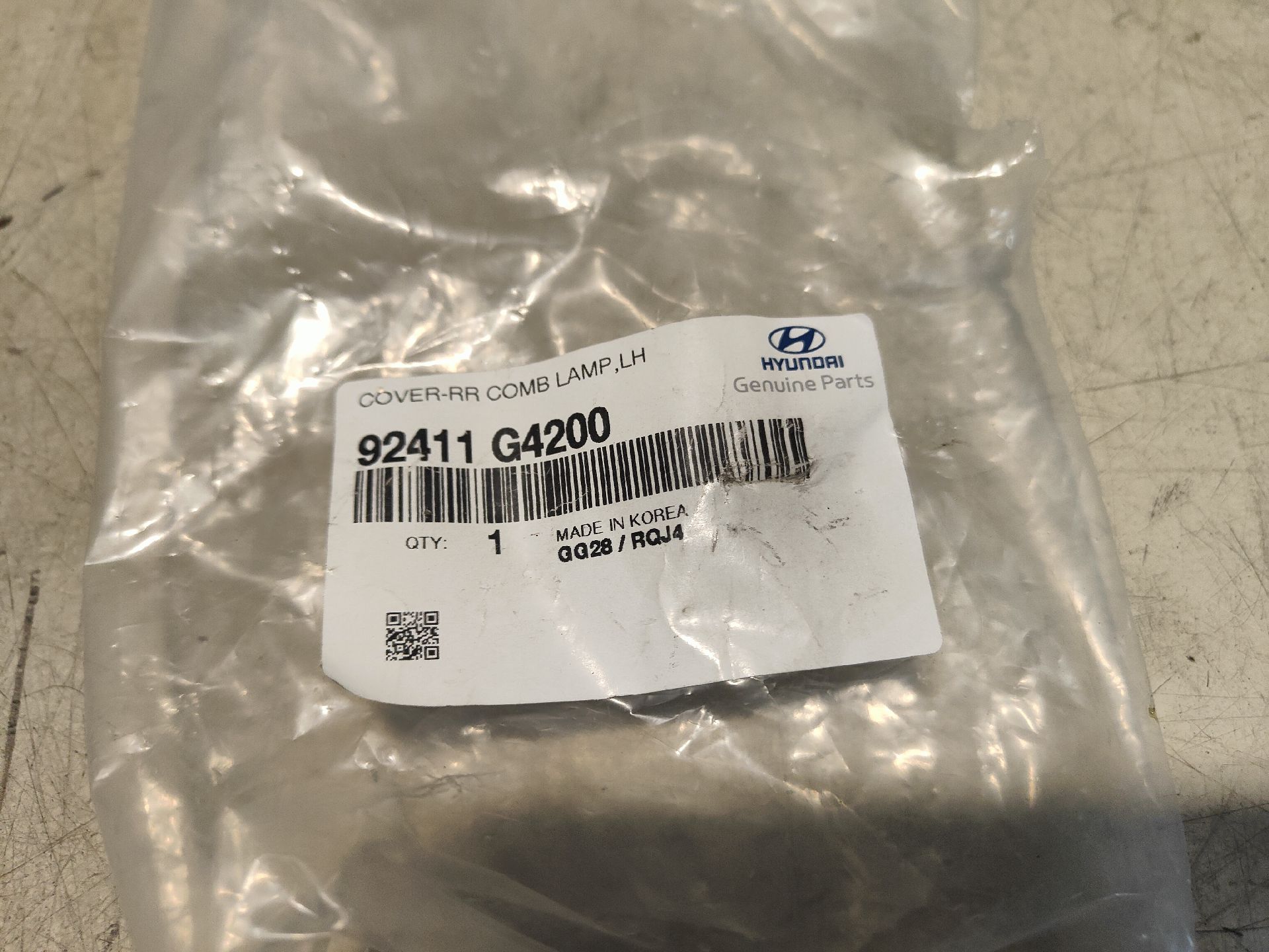 Heckleuchtenblende seitlich Links