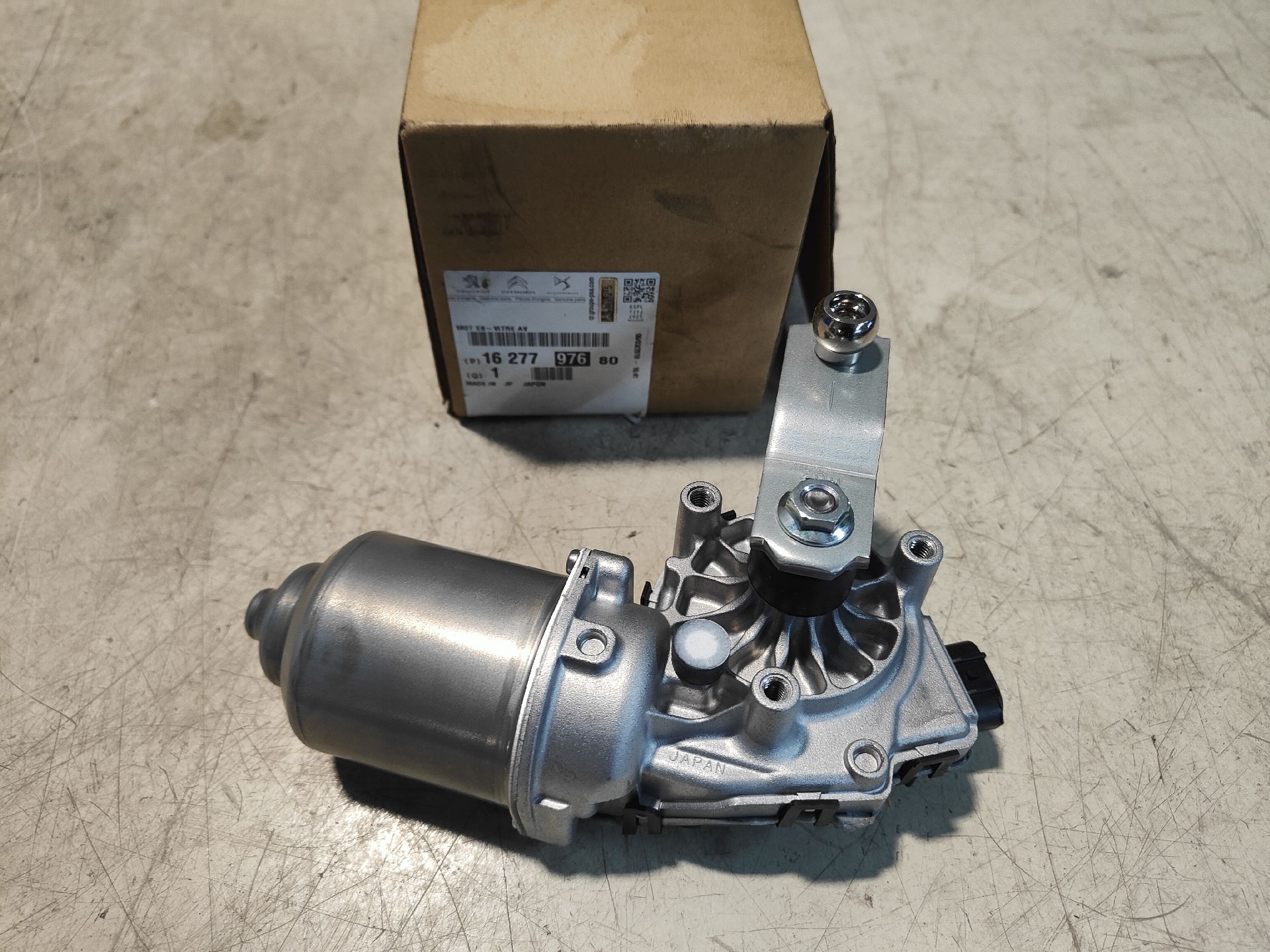 Scheibenwischermotor Vorne