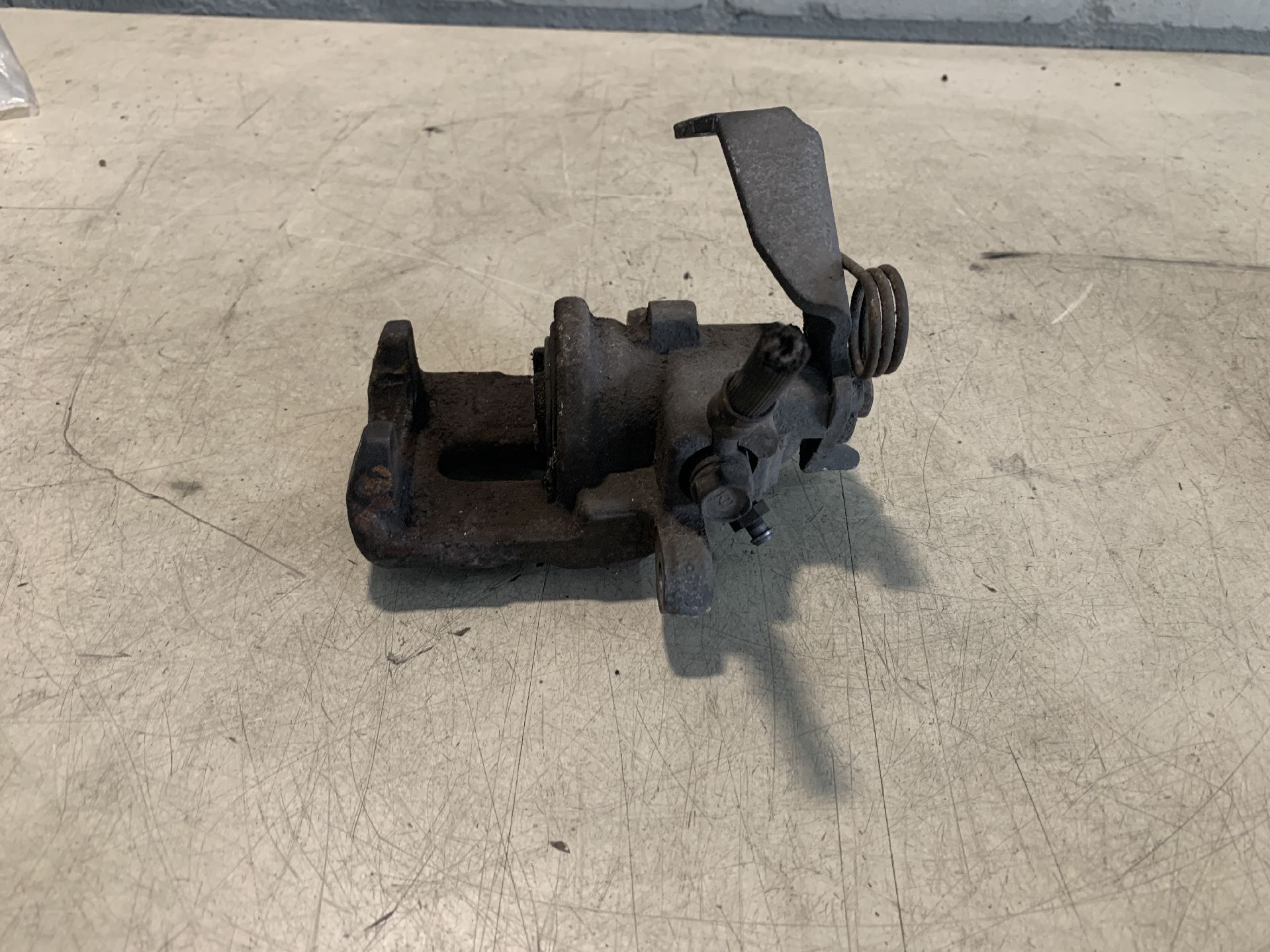 Bremssattel Links hinten