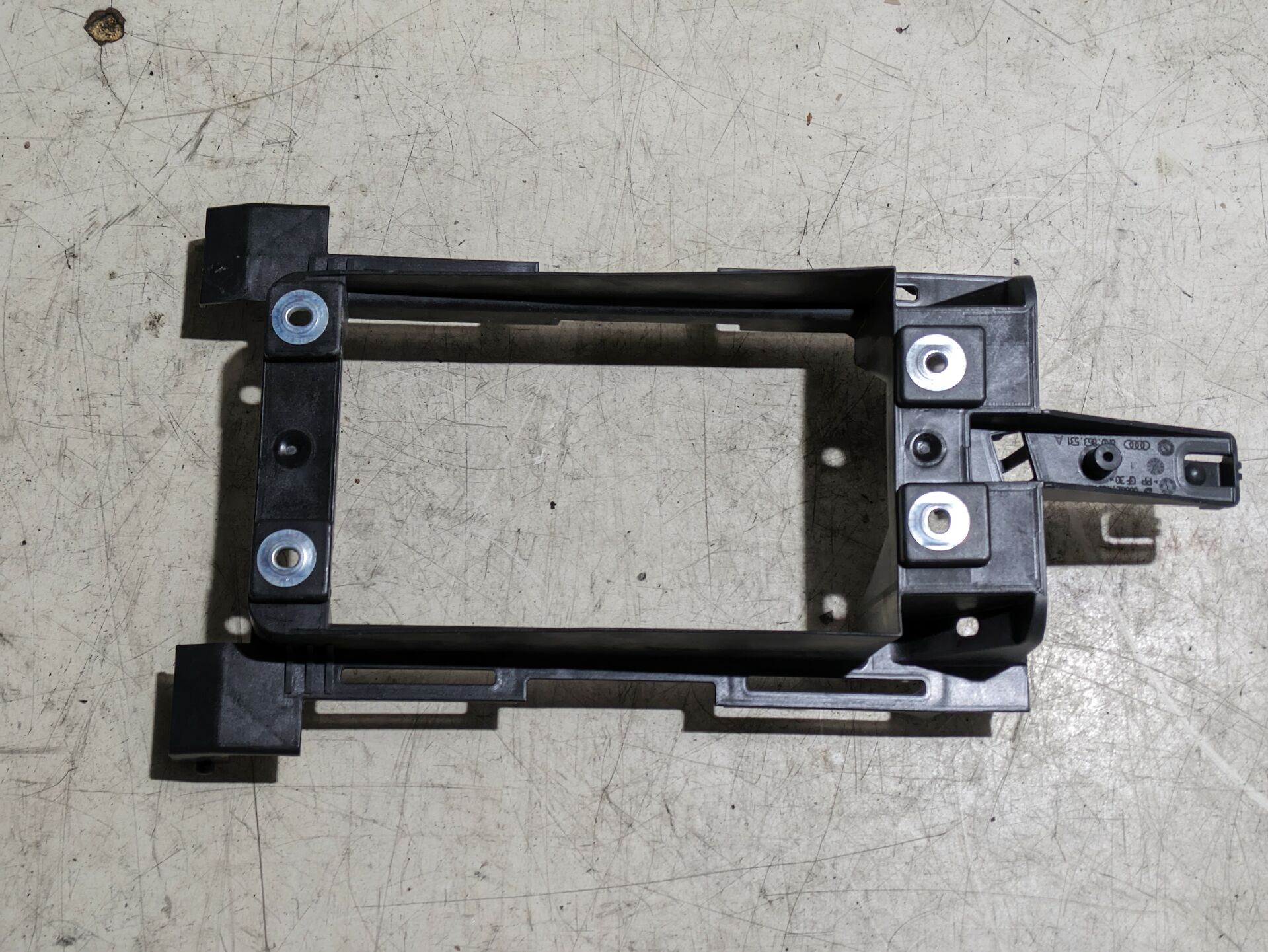 Halterung Mittelkonsole