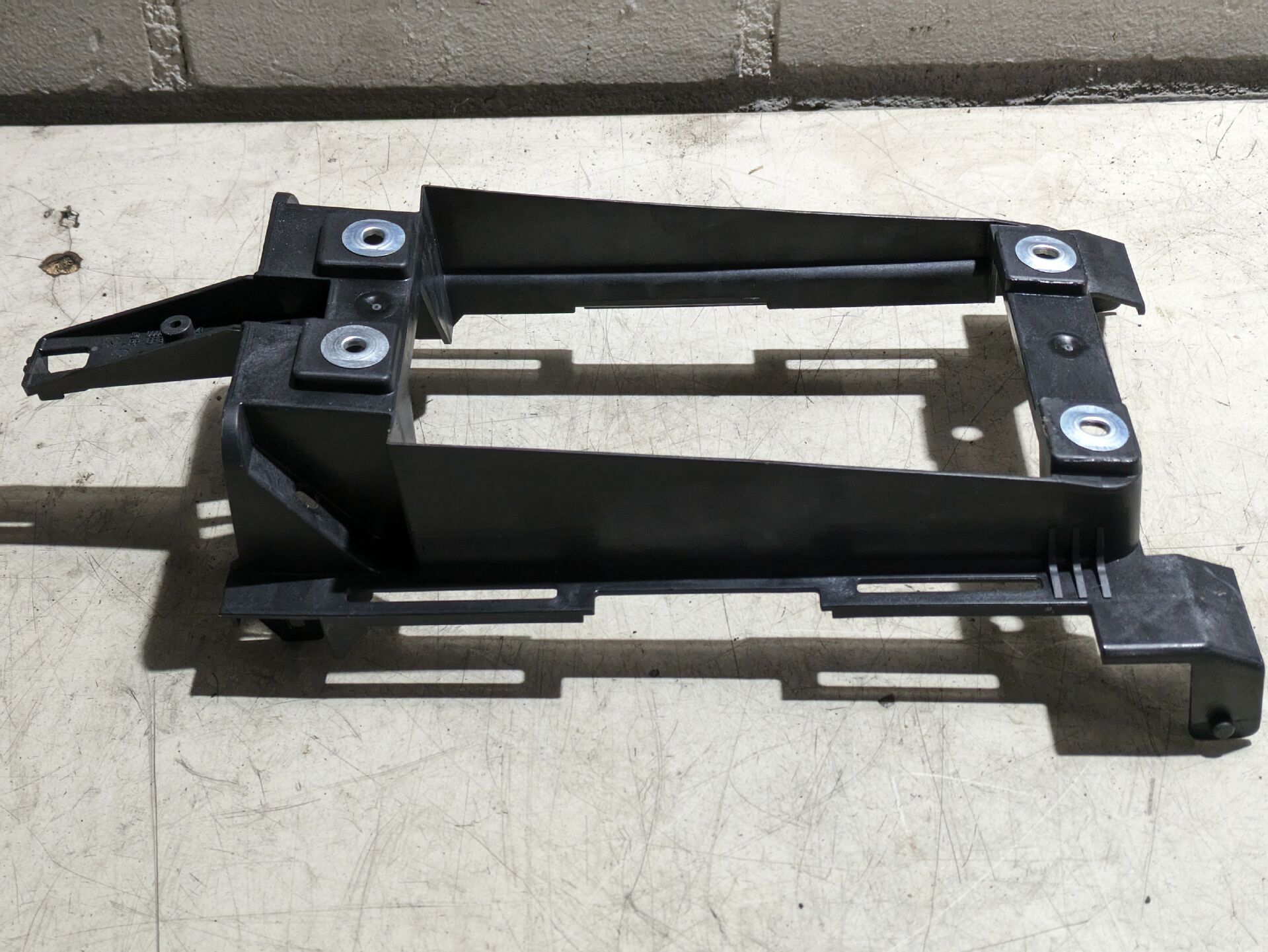 Halterung Mittelkonsole