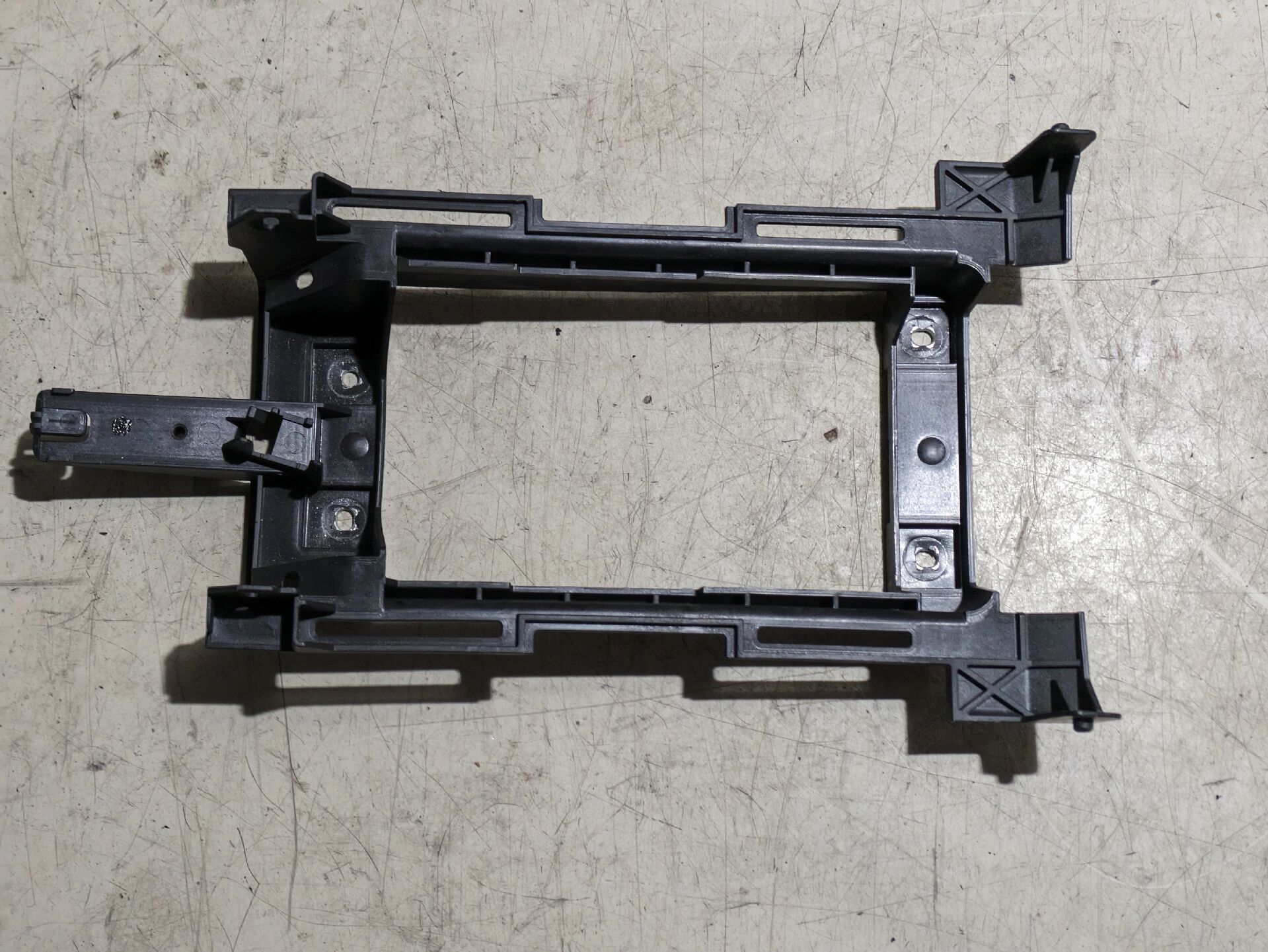 Halterung Mittelkonsole
