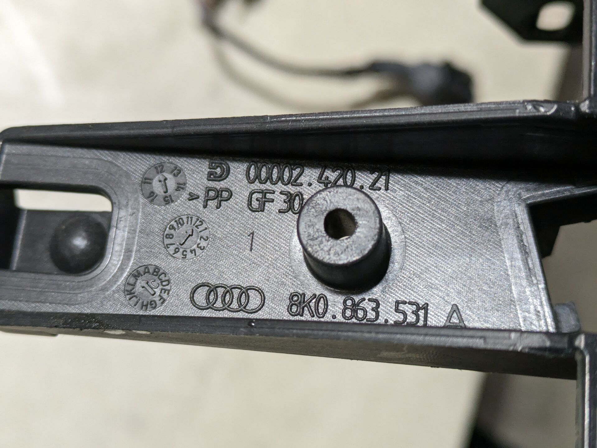 Halterung Mittelkonsole