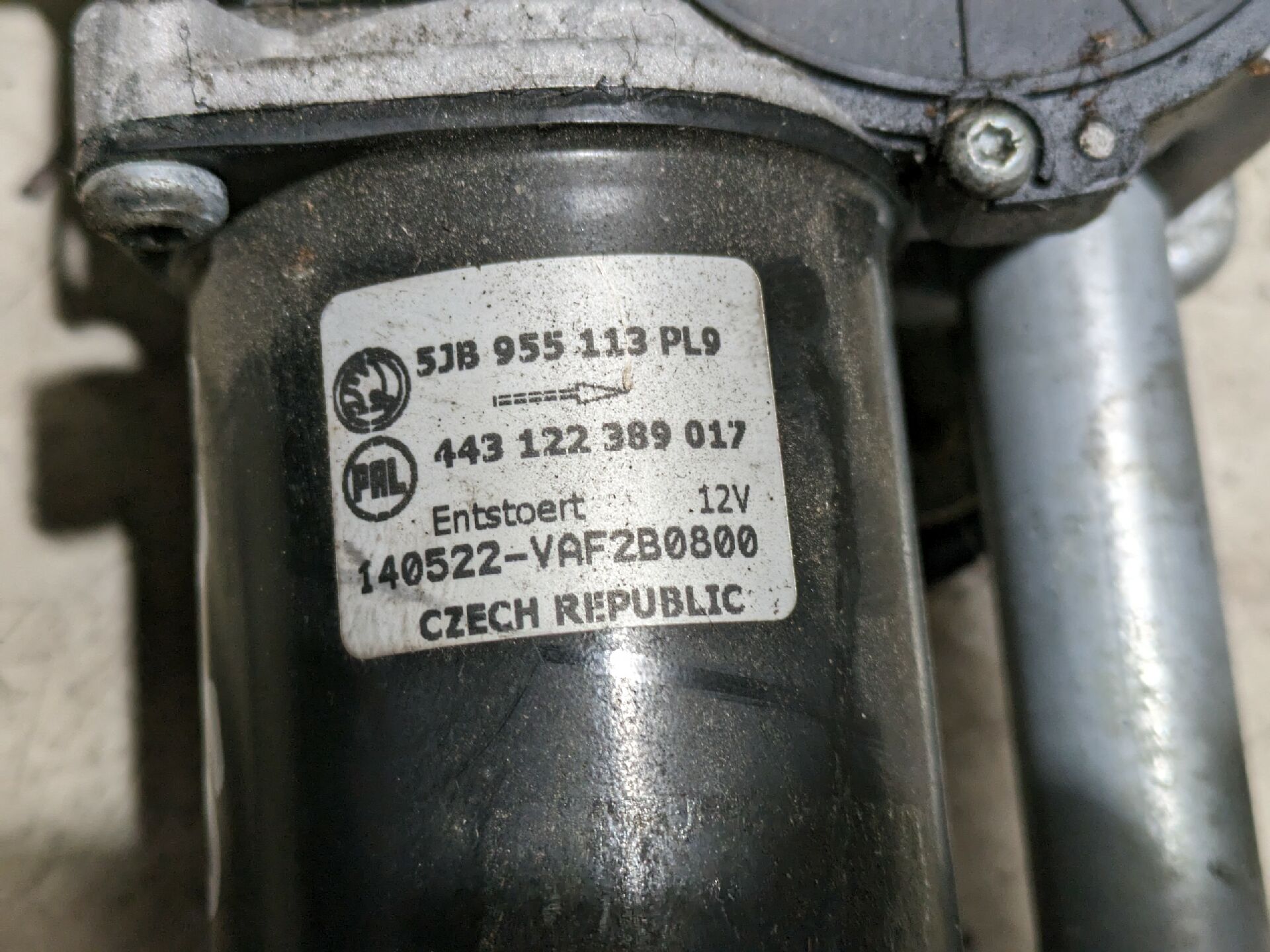 Scheibenwischermotor Vorne mit Gestänge