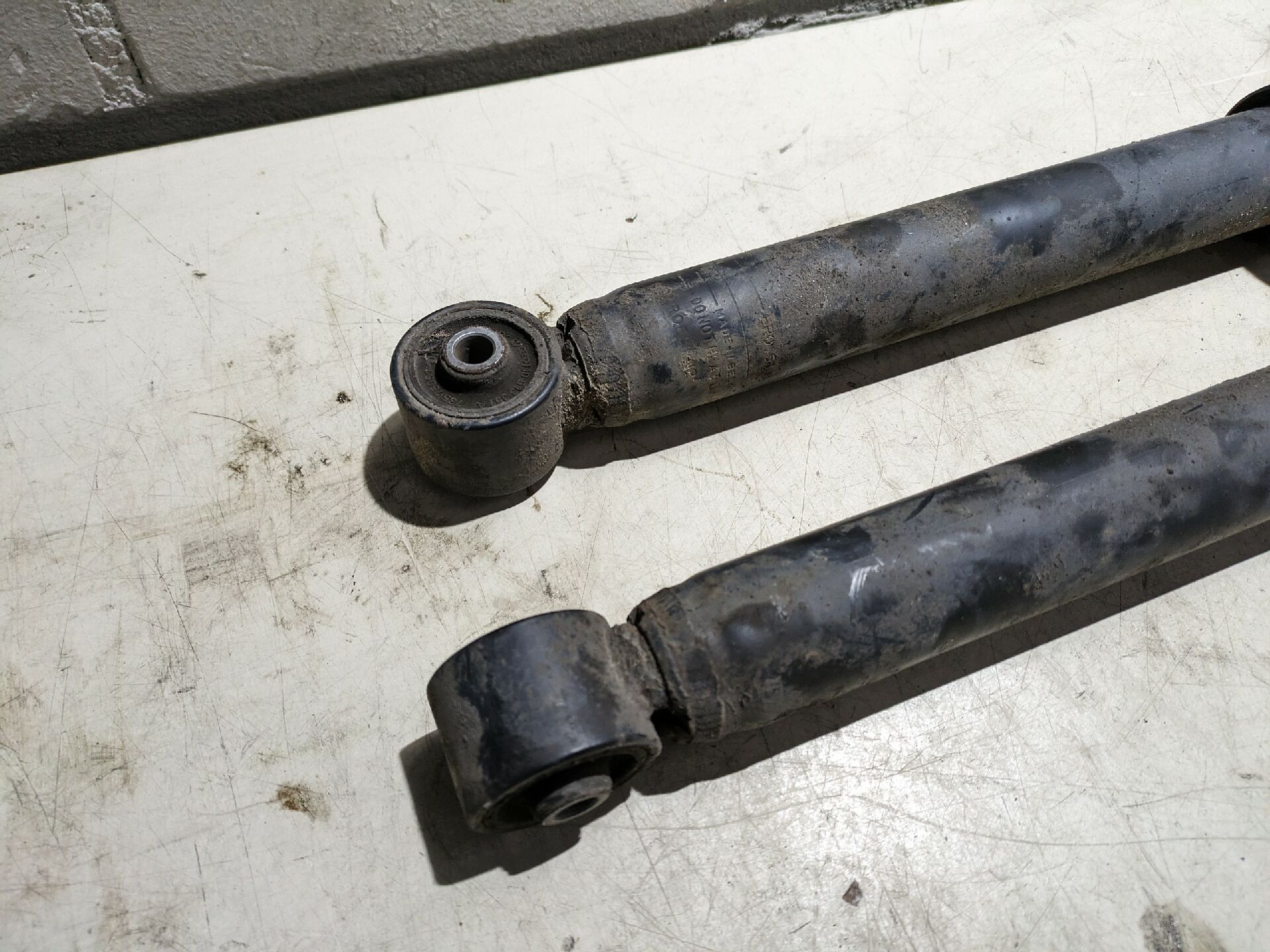 Stossdämpfer Satz Hinten