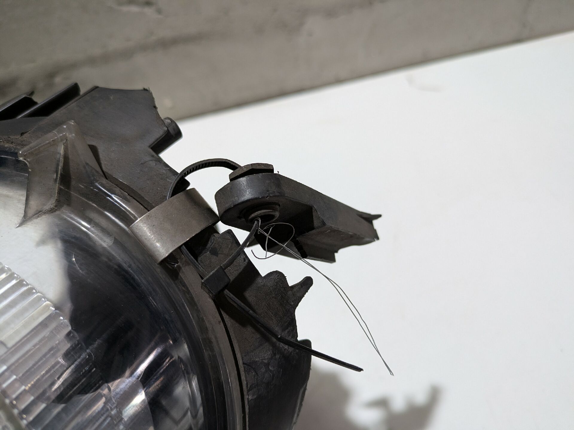 Scheinwerfer Links