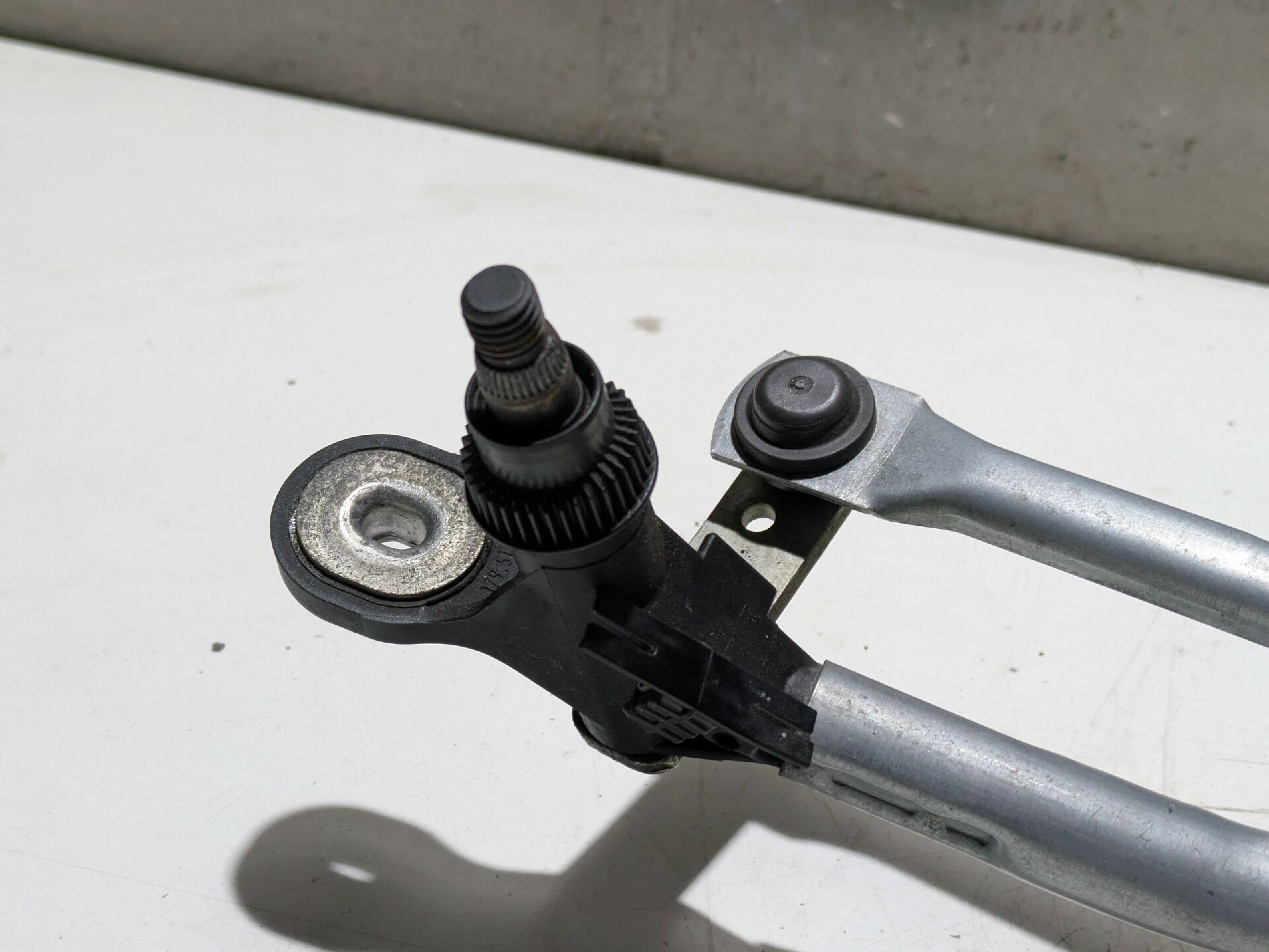 Scheibenwischergestänge mit Motor Vorne