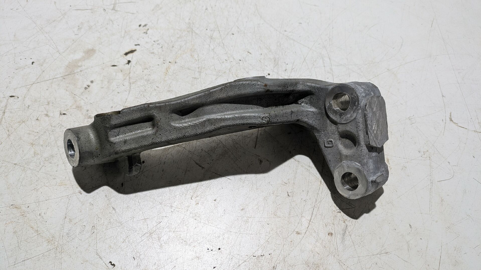 Motorträger Links Vorne