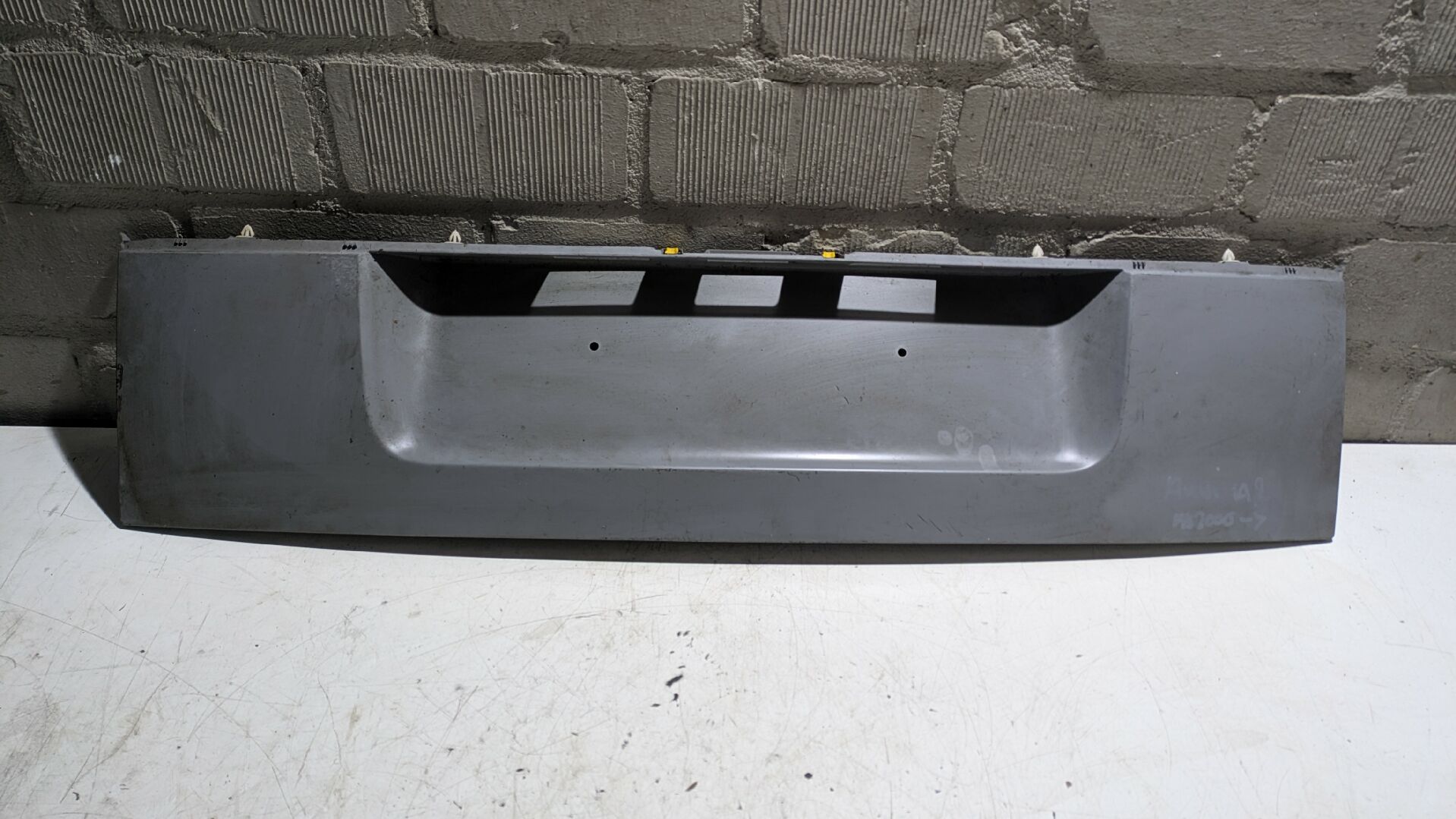 Heckklappenblende