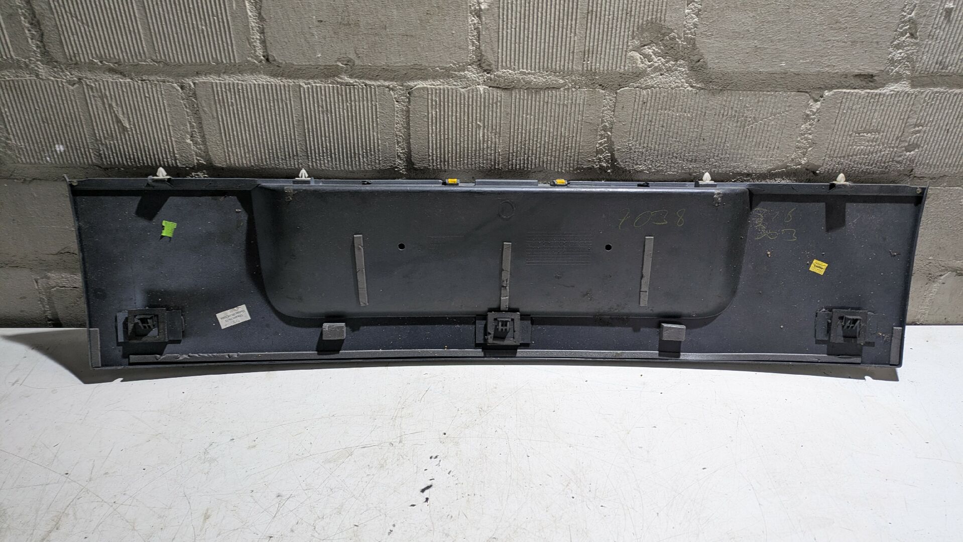 Heckklappenblende