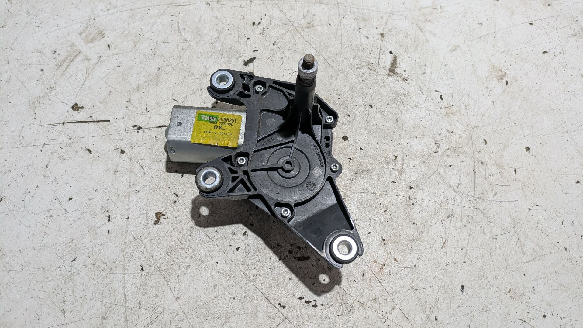 Scheibenwischermotor hinten