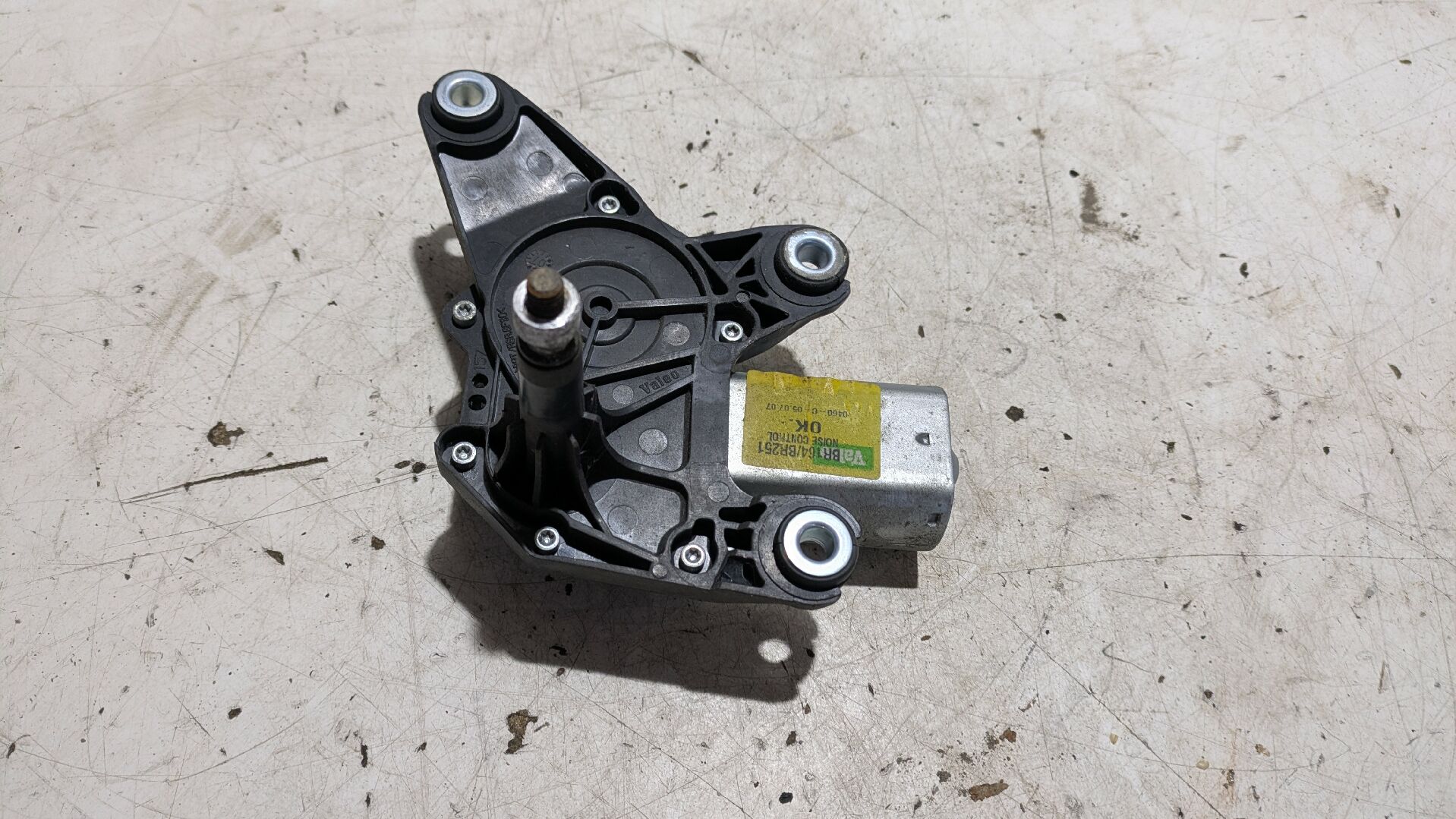 Scheibenwischermotor hinten