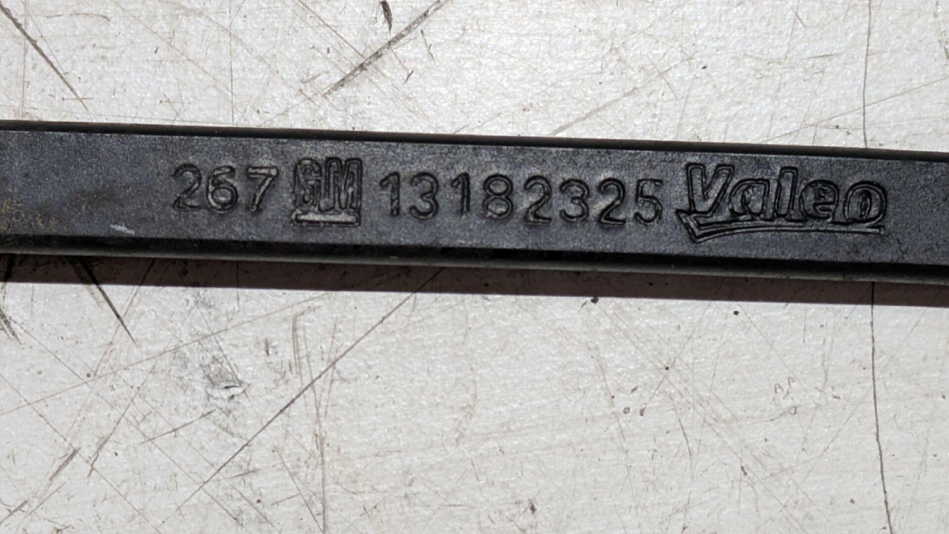 Scheibenwischerarm Links